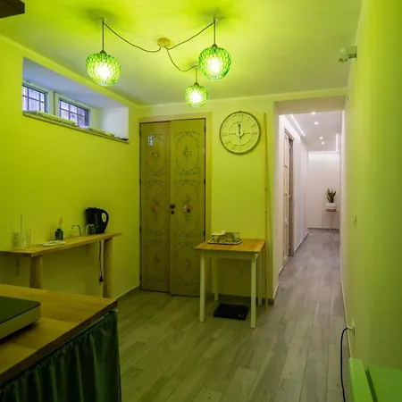 L'angolo Floreale House- *