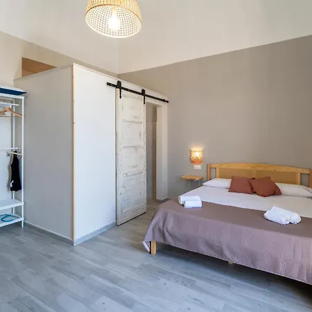 L'angolo Floreale House- *